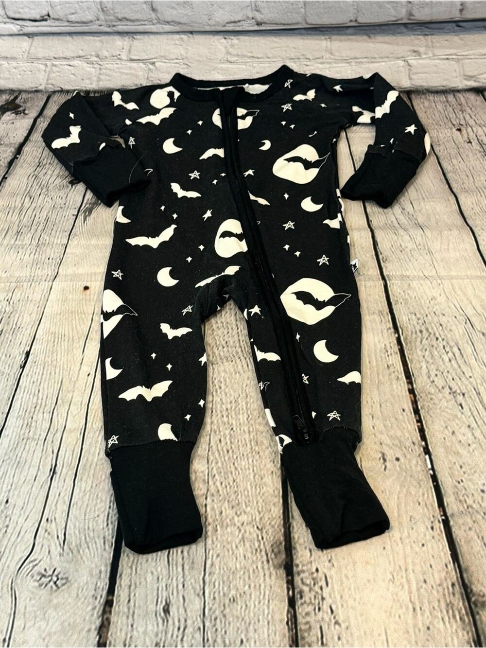 Kiki + Lulu Bat Pattern Bamboo Zippie